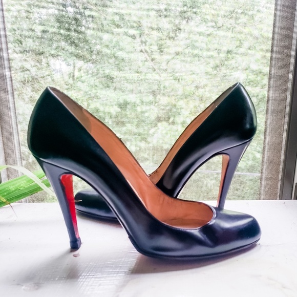 Christian Louboutin Shoes - Christian Louboutin Black Leather Pump Heels 37/7